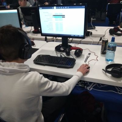 15 | 2x lans Estars & DGF I'll be back soon. https://t.co/n8hu3ld2ah