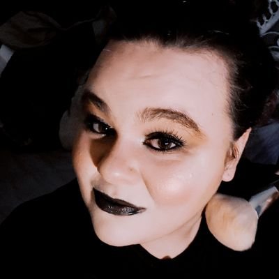 GeekMediums's profile picture. I am 31. 
A special education teacher and I do a lot of things, crafts, graphic and web design, and stuff. I'm nerdy and geeky and I enjoy myself