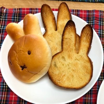 like→ねこ、旅、歌、演劇、相撲、美味しいものを作ること食べること and more… hate→辛いもの、炭酸、暇な時間、一人ぼっち 🍀2020.12 第一子誕生👧薄毛ちゃん。