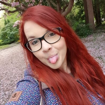 28, stets am zweifeln, würde gern mehr von der Welt sehen, Karamellsüchtig, Pepsimädchen, Potterhead.
Bücher.♥