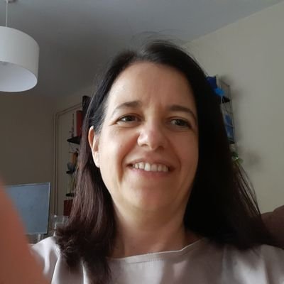 Barcelonesa, catalana y española. Lingüista y traductora. Madre. La equidistancia no es posible cuando nuestros derechos están en juego.