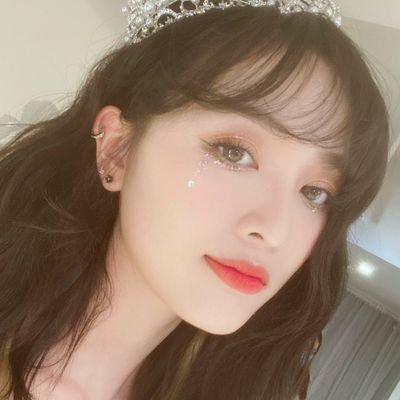 duehfduehf's profile picture. 초반 여자만 남덕❌