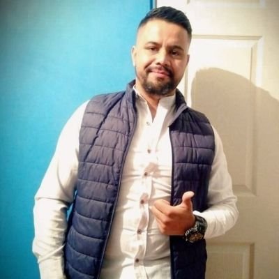 Mikeliv65632179's profile picture. México adelante...4T