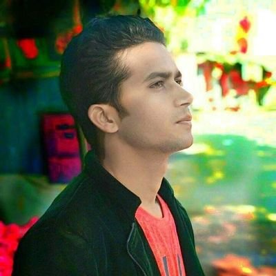 swapnilsingh515's profile picture. Ghalib ne khub kaha hai, Ghalib bhi hamesa yahi bhool karta raha..dhool chehre pe thi aur aaina saaf karta raha