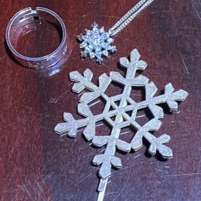 blaze_wing's profile picture. ただのオタクです/ゆきすと/ゆりか組/中島由貴さんとRoseliaが大好きなオタク/#中島由貴/#ゆきすと/新米ゆきすと/#ひとなみ/#ゆきめぐTV/#ゆきたび/気まぐれでフォロバしたり、フォローさせてもらったりします(基本お会いした方)/最近は色々なVTuberさん見てます💎🗡️🪅🌹🌃👑🍰