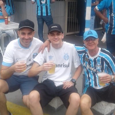 Graduado em Marketing e  gastronomia, apaixonado pelo Grêmio!!