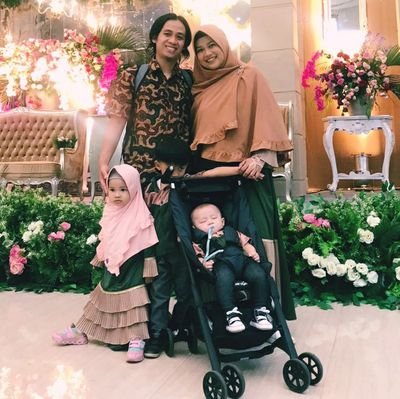 fitriarahmaani's profile picture. kalo Allah maunya kamu sama aku, yang lain bisa apa ~