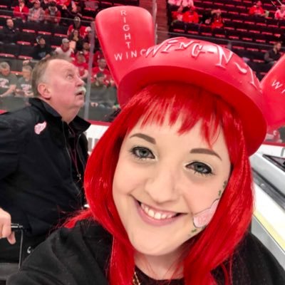 Wing-Nut, STH, born & raised in South Detroit!! ❤️🐙🥅🏒🇨🇦 Please vote for me in Upper Deck’s My MVP contest!! Link to vote below!! ⬇️⬇️⬇️
