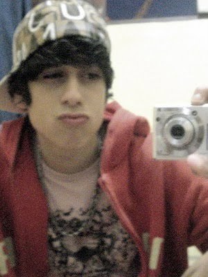 Contatos orkut http://t.co/SvpkcnJGOM e msn: andrepaiva_2006@hotmail.com