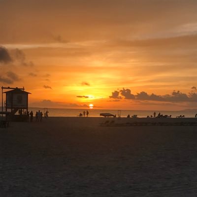 ENC2000's profile picture. Escritor, lector y amante de los deportes.