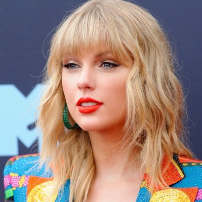 Follow ME! on Instagram @taylorswiftreputation2020 for the latest news, pics and videos💕👍 Rep Stan I hope one day I’ll hug @taylorswift French and American