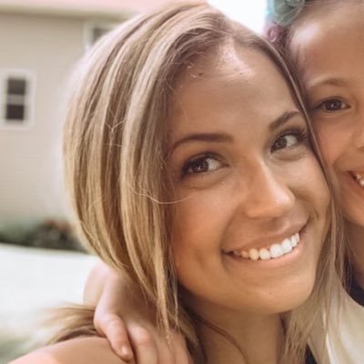 _mikaelyn's profile picture. 