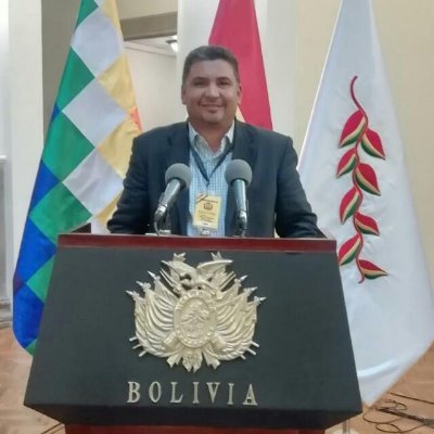Abogado, Periodista Radial  y Comentarista Deportivo.