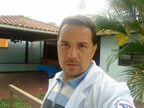 sou detalhista e organizado, comunicativo e de personalidade forte, gosto de expor minhas opiniões e avaliar as alheias!