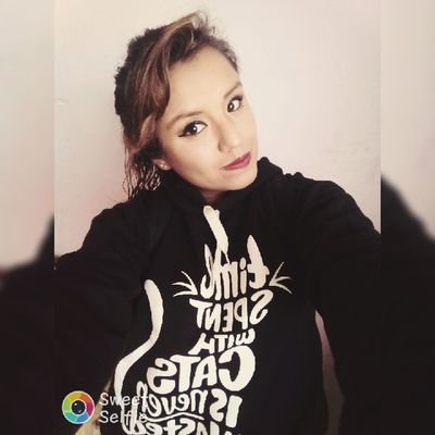 AndreaL17811675's profile picture. 