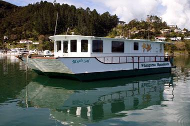 Whangaroa Houseboat Holidays. The ultimate romantic escape, weekend getaway, or family holiday on the houseboat Maple Leaf.