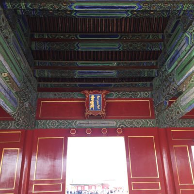 qianjinshan's profile picture. 小小扇子值千金，今古神秘幻影真， 谁能识得开元景，一轮寒月天地春。 留意三洲参汝将，颠倒五湖宿我身， 石母藏弓听鱼戏，荒唐梦醒说本心。祖籍束鹿，俗姓弓长，幼游苍岩，获鹿平山，观音遗迹，太行井陉，北上求学，家居燕京，亦职亦志，文字作业，乙未逢师，丙申窥道，释形宣义，原数大明，遂继法缘，开元演偈，景云为号，洪圣为名。