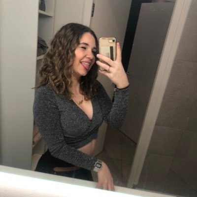 DedeckerSaffira's profile picture. 