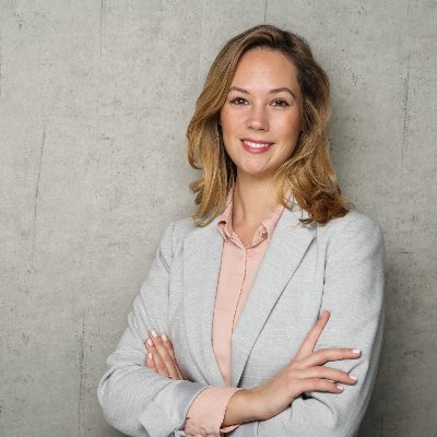 JuliaKnuppertz's profile picture. Macht was mit Medien. Früher #Radio. Heute #Behörde. Hier privat.