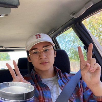 PeredaDevon's profile picture. WWU 25' | ig: devonpereda