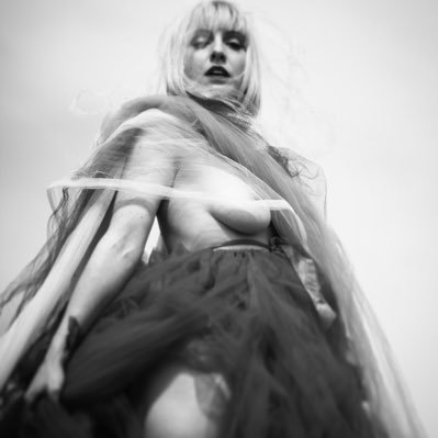 NY nightlife, editorial and fine art photographer. Eat the Cake NYC is the photo company, Bk wildlife is the family. IG: eatthecakenyc or IG: bkwildlife