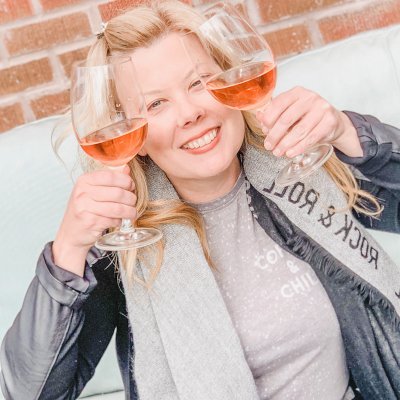 Travel writer. Wine judge. Editor at CarpeTravel. WSET2. Mom. Wife. Happy when Caffeinated (or sipping wine). #winetravel
