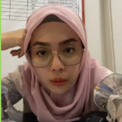 saraahilda's profile picture. Family. Hun. Cat. Green. Conan!