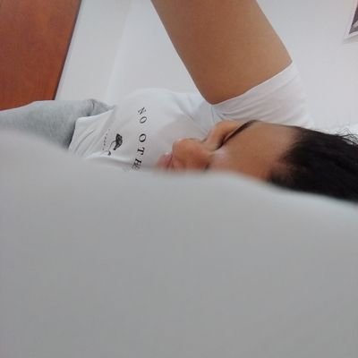 Auryolmos1's profile picture. namasté 🌬️