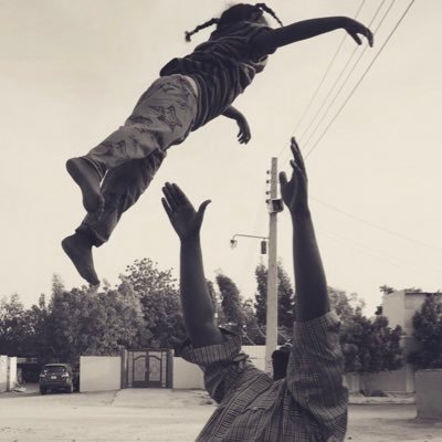 ehaboos's profile picture. و جَالِس جميلَ الروح .. تُصِبك عدوىٰ جمالِهُ 🌹