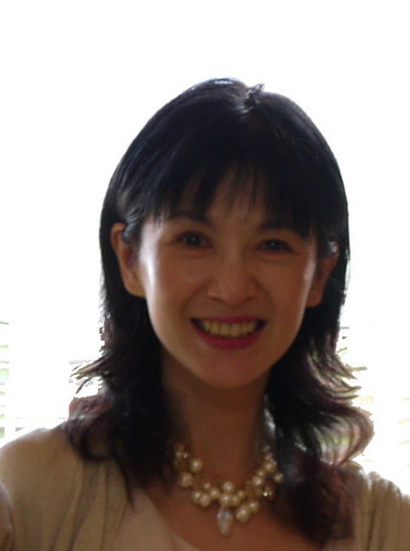 すべての人にやさしく、経営学・マーケティングを知ってもらうことで幸せな生活を送ってほしいと願ってま～す。「学問でたくさんの笑顔を！」事業創造大学院大学教授。新潟県新潟市在住。一男二女の母。