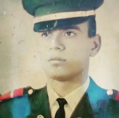 Qué nos importa que España venda a Bonaparte sus esclavos o que los conserve, si estamos resueltos a ser libres...
corazón a la izquierda.
Venezolano