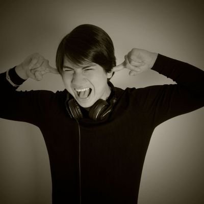 Dj passionate for Trance! Host of @SndLiftingArea Broadcasted on ▼https://t.co/d4VI6Nauha▼ #team140 #tranceaddict
