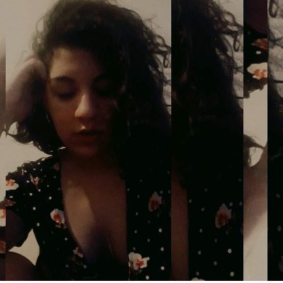 Mira Silvia, yo voy a ir, pero voy a ir con la peor de las ondas
De capricornio, cómo tú vieja en tanga