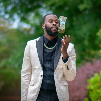 MIA ✈ H-Town 📸 : @Quey305| University of West Florida Alum| ΩΨΦ 8 🐶 Spring 17| Survivor of the Dungeon| ConQUEror of the Valley BEASTY BO