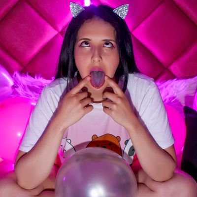 Web cam model, Cosplay and ver funny, I live my characters and  I like them to have fun. ☺️☺️♥️😈😈🦄🦄📸📸
