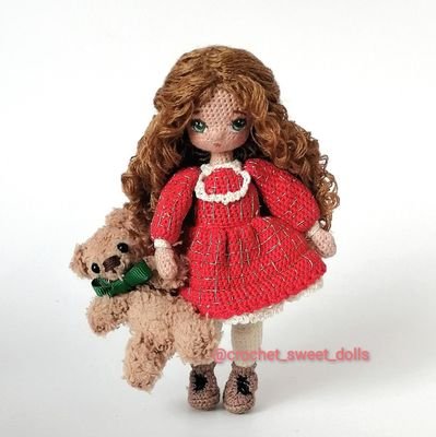 crochet_sweet's profile picture. Happy crochet dollmaker💖😊