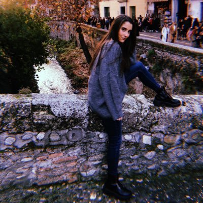 Graduada en Traducción e Interpretación FR/IT-ES CSD Málaga “Ángel Pericet”