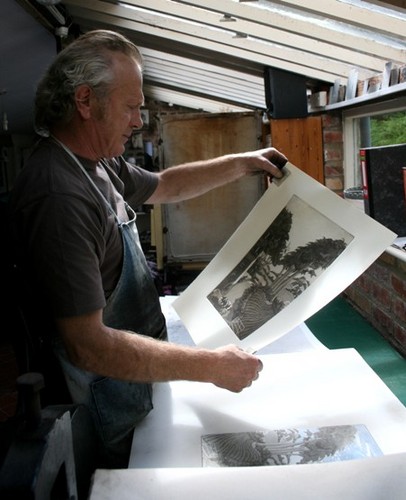 Artist printmaker producing limited edition etchings, lino-prints, wood engravings & books using antique printing presses from the 19th century.