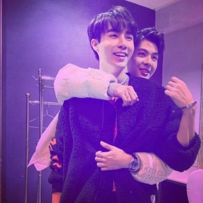 为zeesaint💙❤️存在🐰🐨