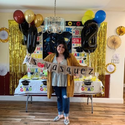 MissCVasquez's profile picture. teacher 📚🍎