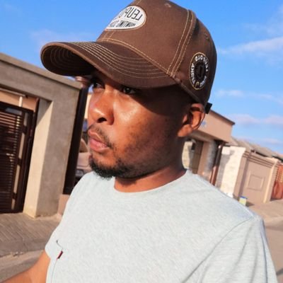 Everything is going to be alright 😊.HouseHead 🎧| Kaizer Chiefs✌️💛 | Chelsea💙 | Real Madrid🤍.
https://t.co/wyA3ro6ziw
