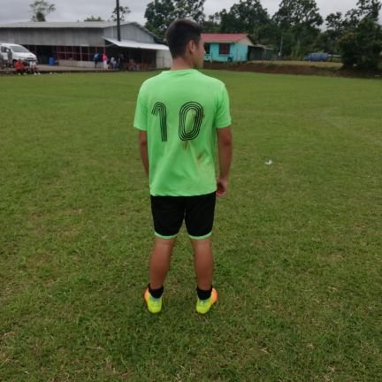 Soy un chico muy agradable, amo el fútbol, soy divertido muy amigable.