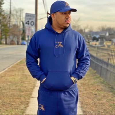 TheStoneCatcher's profile picture. See the 🌎 thru my eyes! Artist / Writer / Photographer / Videographer / Director / Leader / Entrepreneur / Friend / Husband / Father / Child of God 🙏🏽