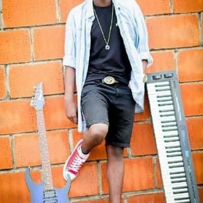 🎙||First Blind African Rapper•🧑🏾‍🦯
📡||OAP•
✍🏽||Song writer•
🎤||Voiceover Artiste•
🎹||keyboardist•
🎬||Elda👨🏿‍🦳•
☎️bookings: talktoabednego@gmail.com