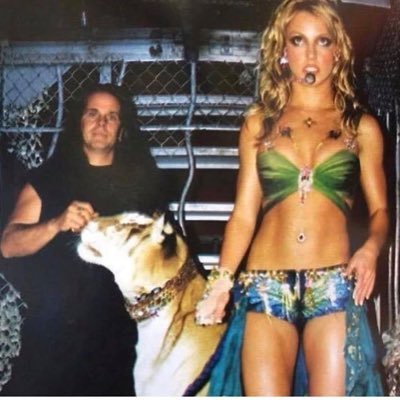 MarePCZ's profile picture. Life is short so I tweet whatever pops in my head