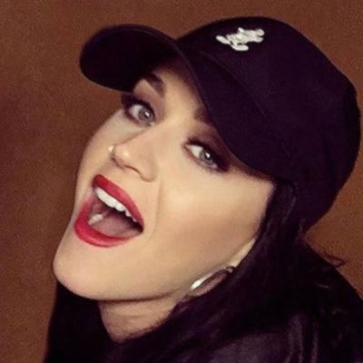 was @/katyperryuk / @/tragicperry, back on stan twitter 🥰