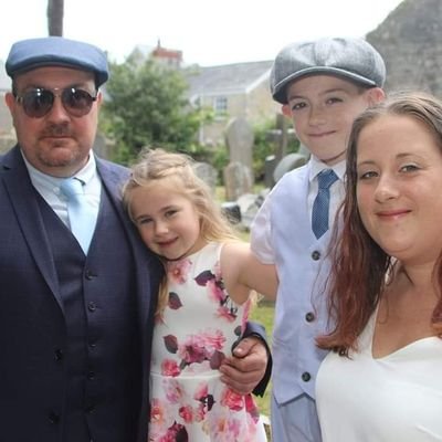 My kids are my world.
Family keep me alive.
Honourary Welshie
🏴