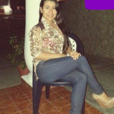 Estilista, encargada de resaltar tu belleza de forma única, especialista en cuidado del cabello, manos y pies