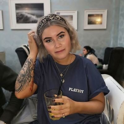I'm very simple and easy to mingle with .DM for more about me