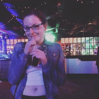 ellenmniles's profile picture. she/her